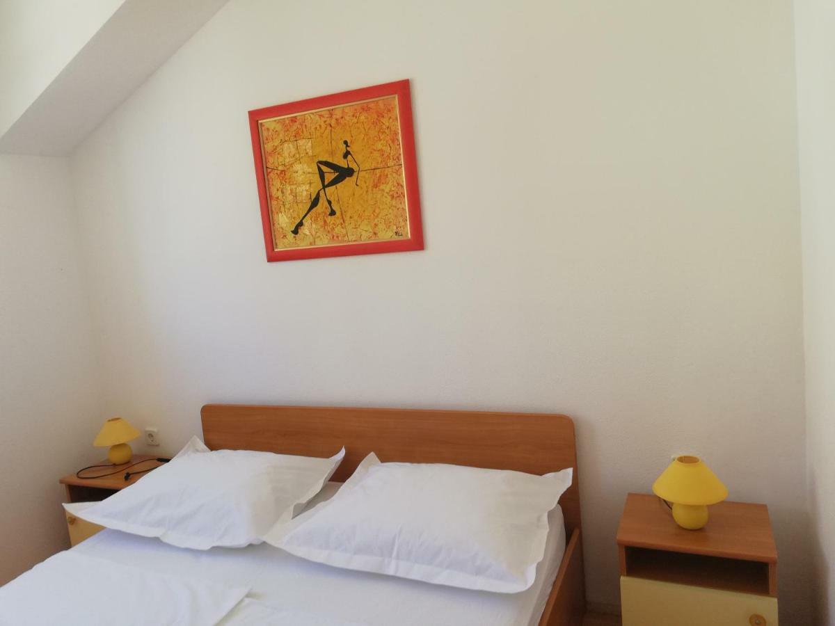 Apartmani Marija 프리모스턴 외부 사진