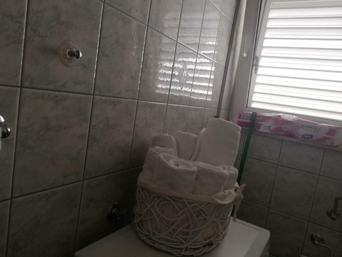 Apartmani Marija 프리모스턴 외부 사진